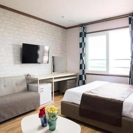 Seongsan Aqua Beach Hotel Согвипхо Экстерьер фото