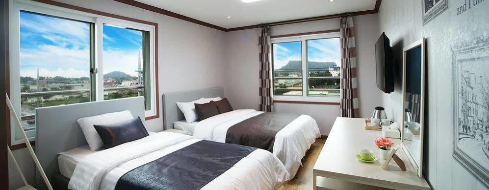 Seongsan Aqua Beach Hotel Согвипхо Экстерьер фото