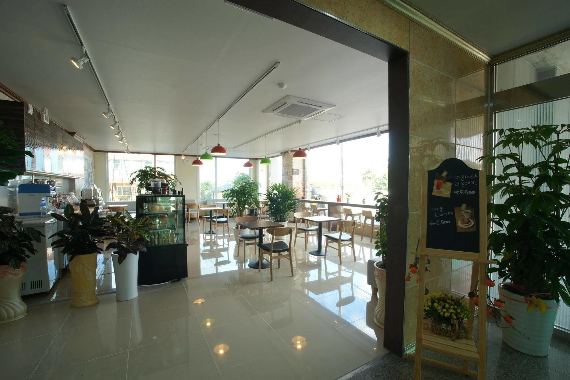 Seongsan Aqua Beach Hotel Согвипхо Экстерьер фото